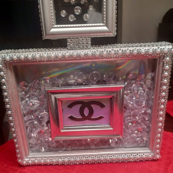 Bedroom accents - Picture 2 of 2